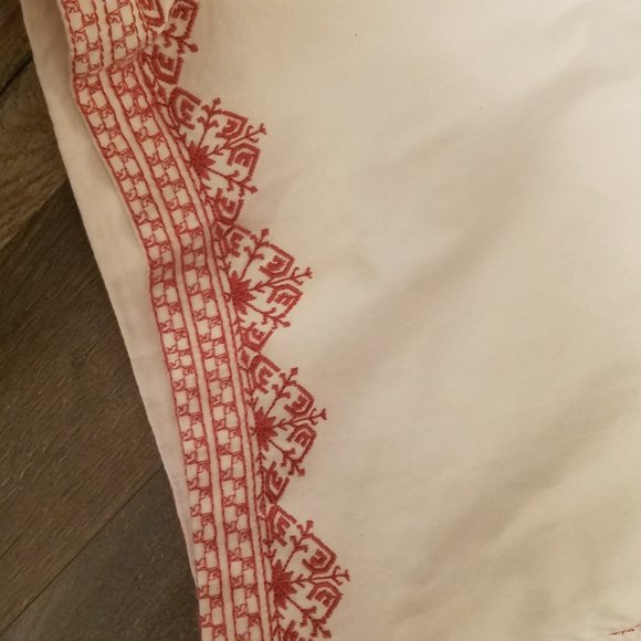 White Shorts with Embroidery - Picture 7 of 8